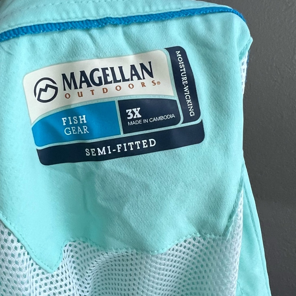 Magellan Outdoors Women's Light Blue Button-Down Shirt - Picture 7 of 8
